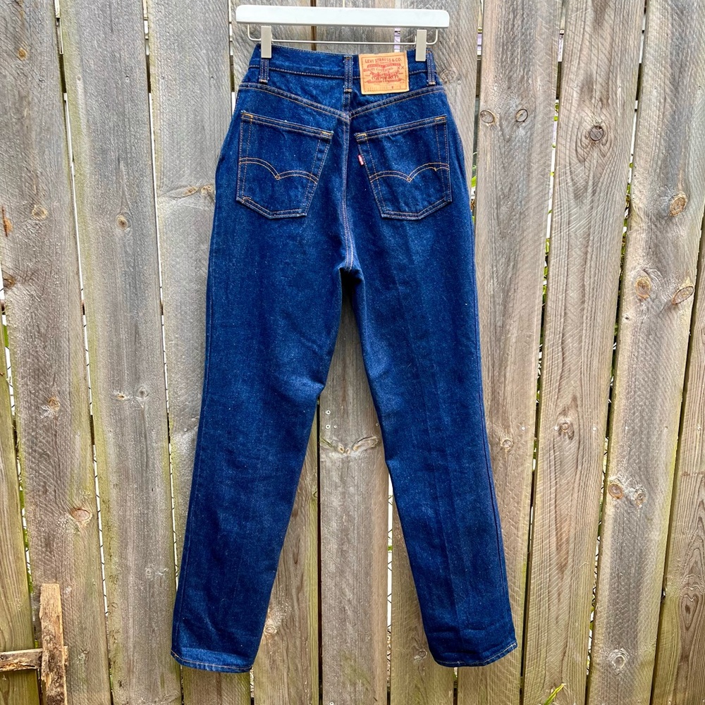 *Levi's | Vintage 80's High waist Tapered Jeans 1335 In Mid Blue Wash Size 27